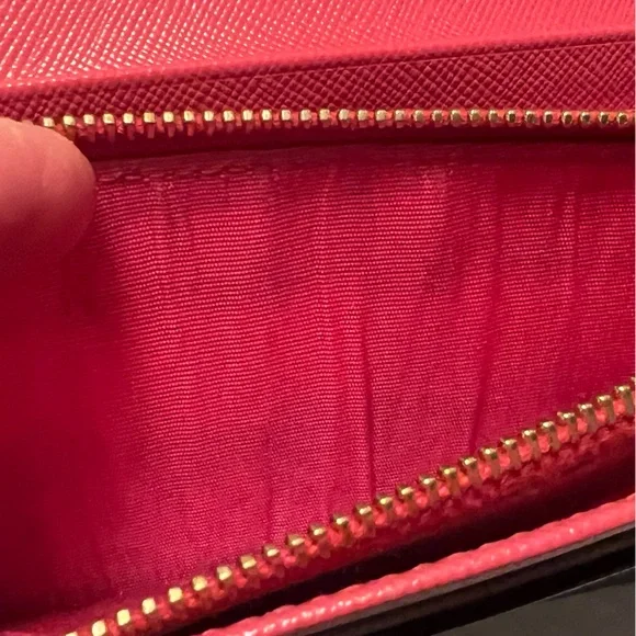 PRADA Tri color leather snap wallet w/COA box/tissue